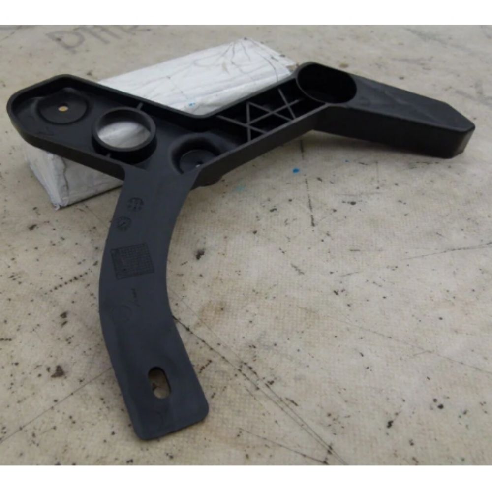 Product Code : 13368095 - Opel Astra J Left Rear Bumper Bracket GM Genuine 13368095