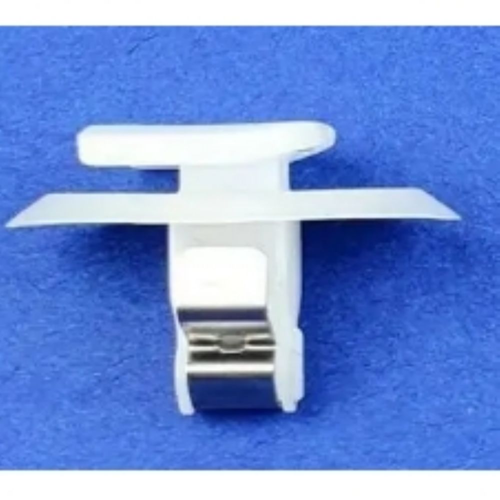 Product Code : 9133593 - Opel Astra G, Corsa C Sill Panel Covering Clip White GM Original 9133593