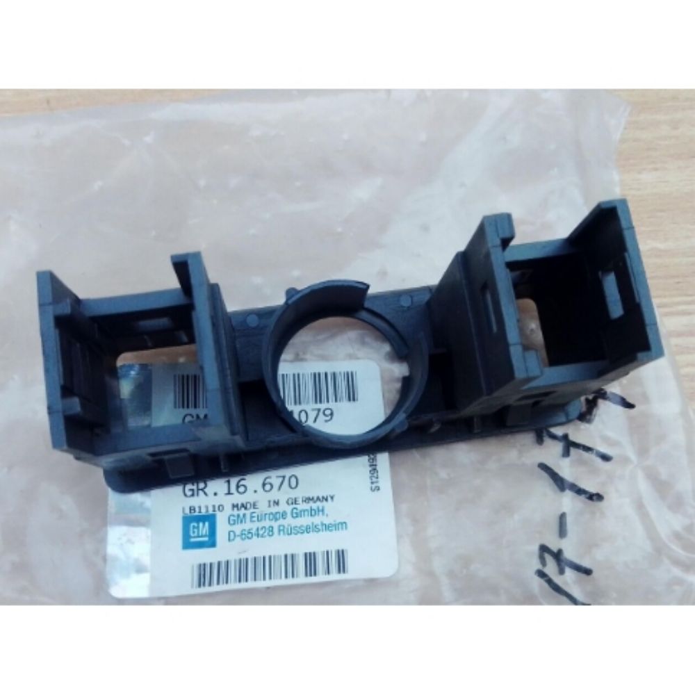 Product Code : 13114079 - Opel Corsa C, Tigra B Cigarette Lighter Frame Lath GM Genuine 13114079 - 5196471