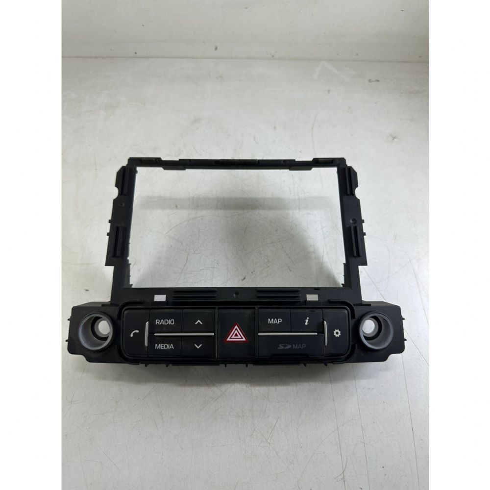 Hyundai I20 Radio Multimedia Instrument Panel Frame Black Original 64479701