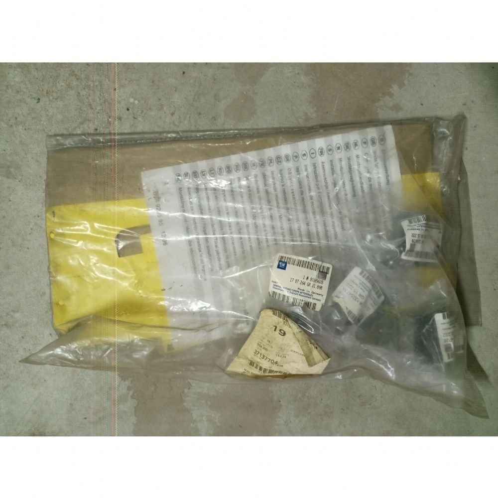 Product Code : 93199628 - Opel Astra H Cargo Net Apparatus Kit GM Genuine 93199628 - 1707264