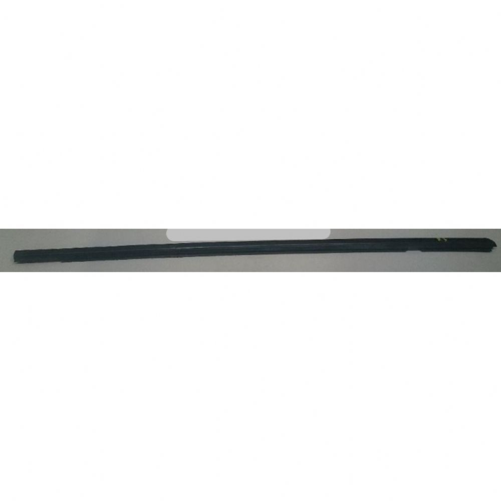 Product Code : 95147491 - Chevrolet Aveo T300 Right Rear Exterior Door Window Trim GM Genuine 95147491