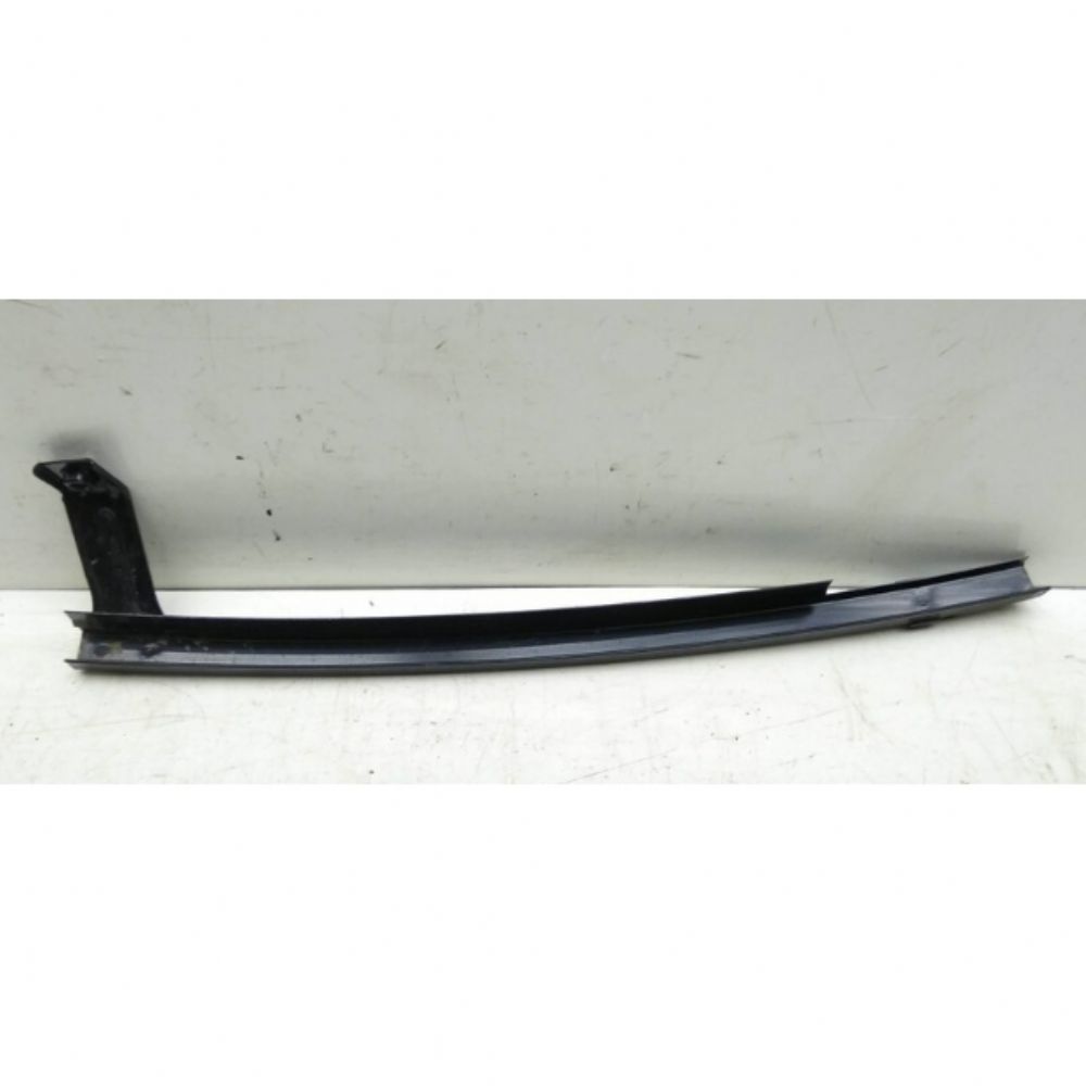 Product Code : 96548352 - Chevrolet Lacetti Left Front Door Window Rail Guide GM Genuine 96548352