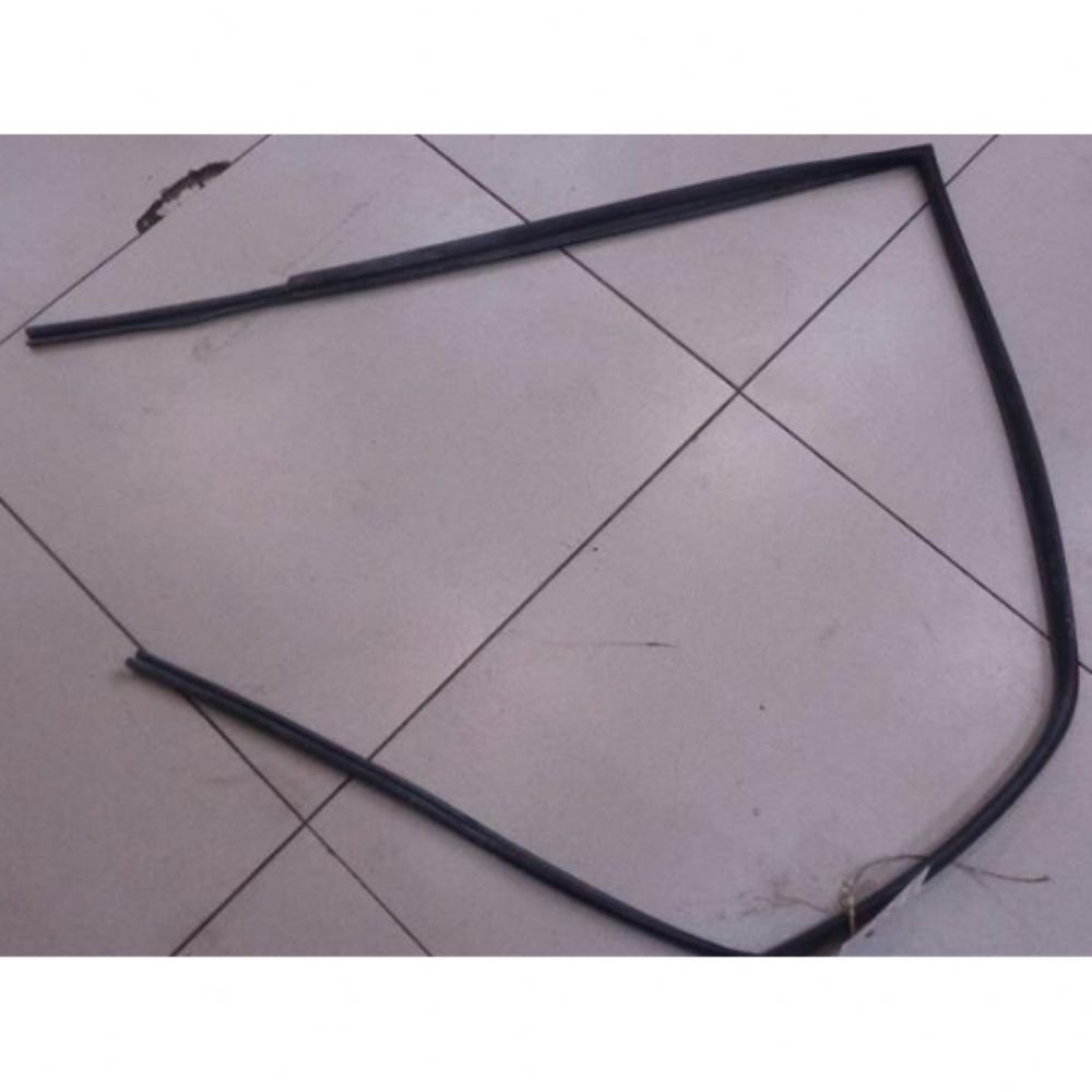 Product Code : 95980736 - Chevrolet Aveo T250 T255 Right Front Door Upper Seal GM Original 95980736