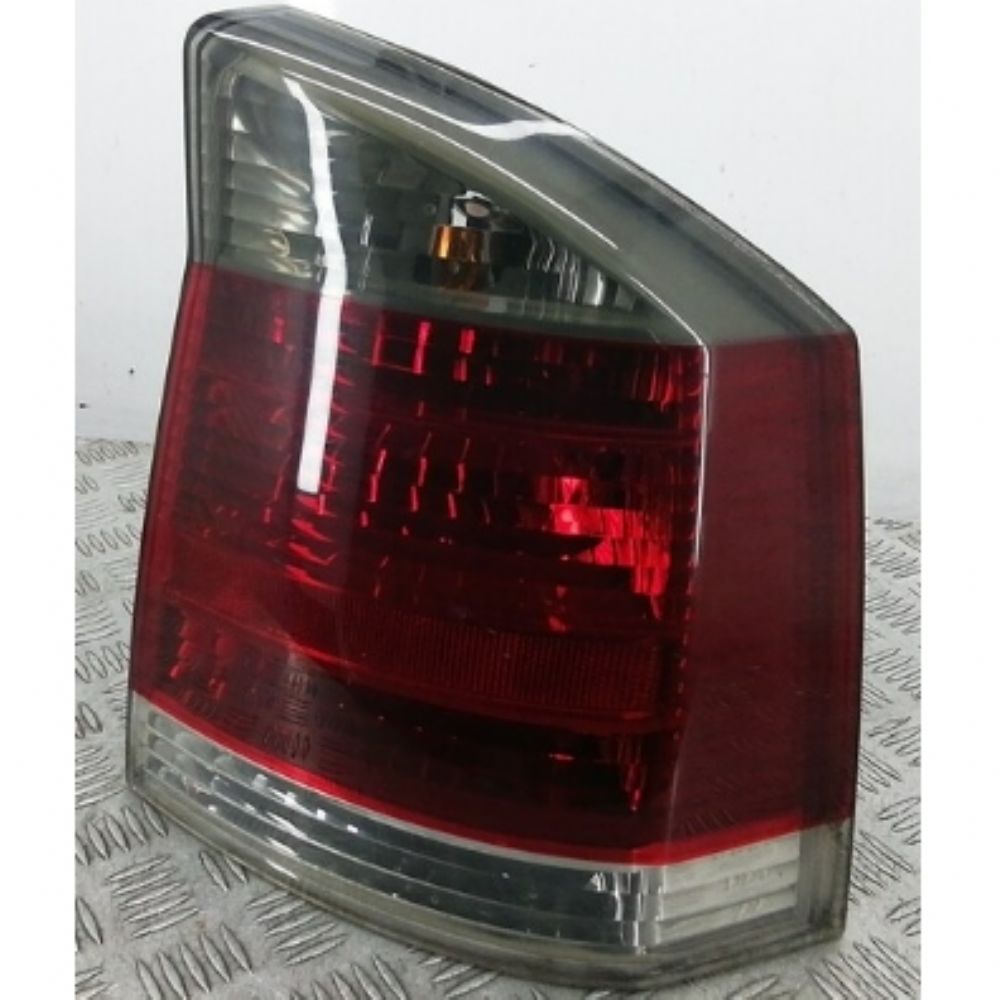 Product Code : 1222690 - Opel Vectra C Right Rear Taillight JR GTS Model GM Genuine 1222690 - 93171798