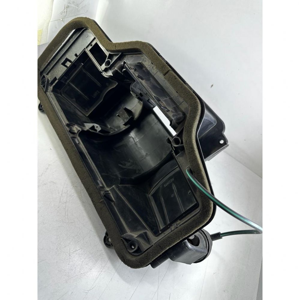 Product Code : 90443806 - Opel Astra F Lower Engine Heater Housing GM Genuine 90443806 - 1808104