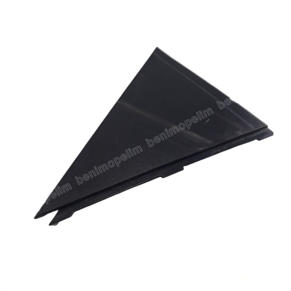 Product Code : 83840-2S000 - Hyundai Ix35, Tucson Right Rear Door Triangle Original 83840-2S000