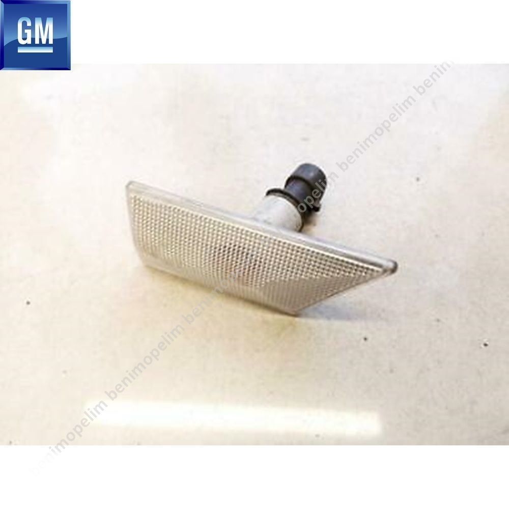 Product Code : 13251935 - Opel Vectra C Fender Signal Right White GM Original 13251935 - 1226099