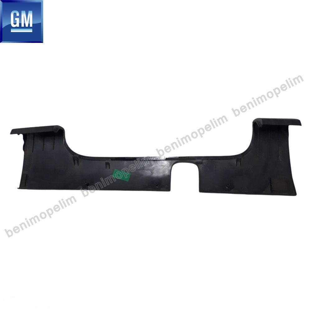 Product Code : 93857757 - Opel Vivaro A, Renault Trafic Right Stop Lamp Bezel GM Original 93857757 - 4416791