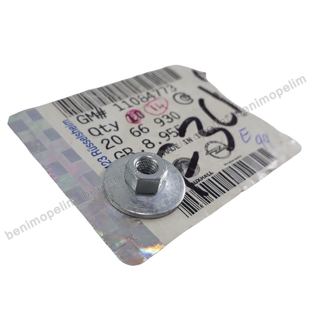 Product Code : 2066930 - Opel Omega B Boot Retaining Nut GM Genuine 2066930 - 11084773