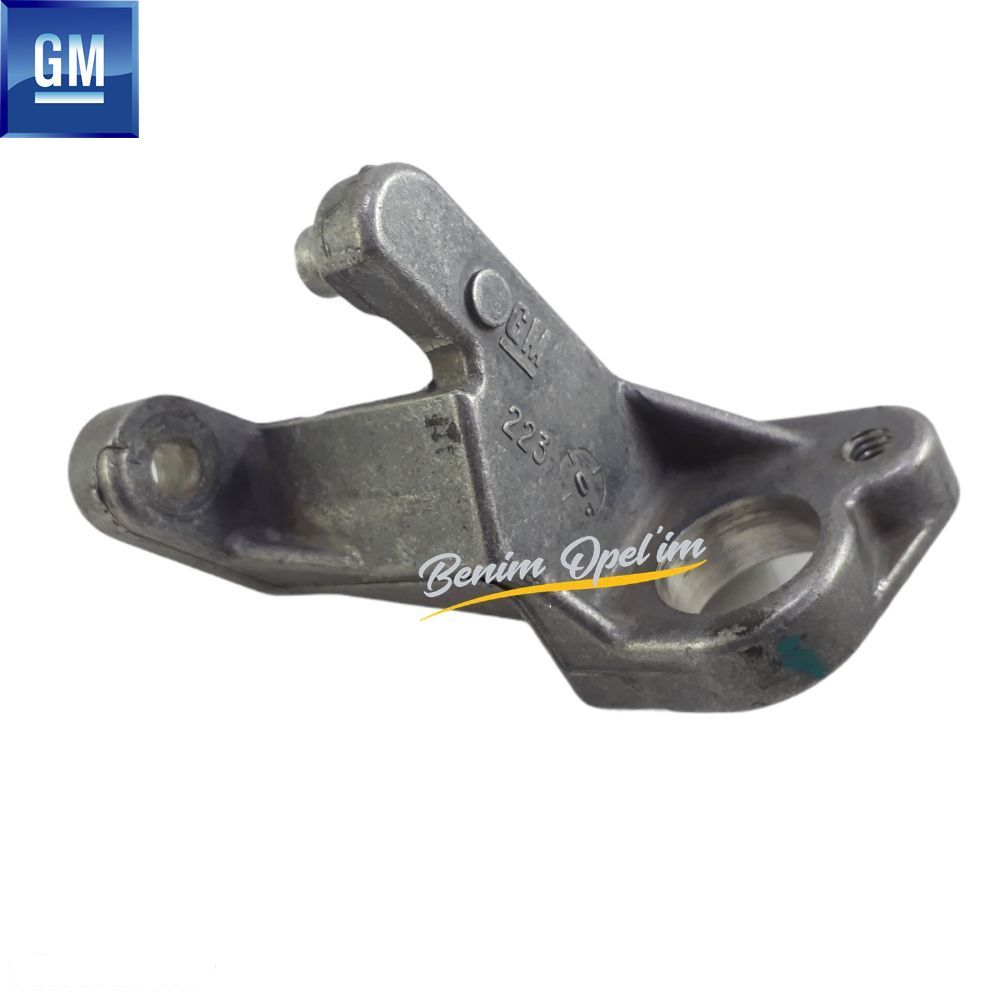 Product Code : 1238114 - Crank Speed Sensor Bracket Opel Astra F G, Zafira A, Corsa B, Tigra A, Vectra A B GM Genuine 1238114 - 1238115