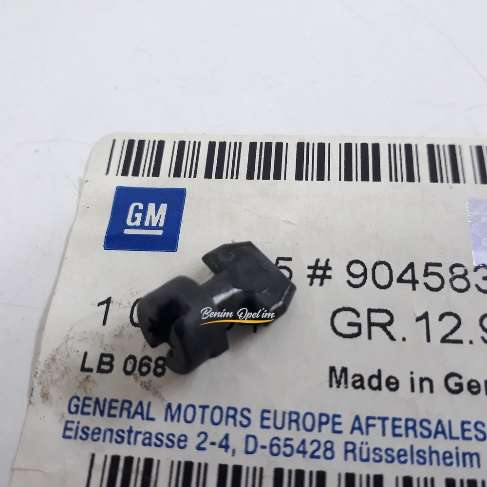 Opel Omega B Windscreen Water Gutter Deflector Clip GM Original 104994 - 90458358