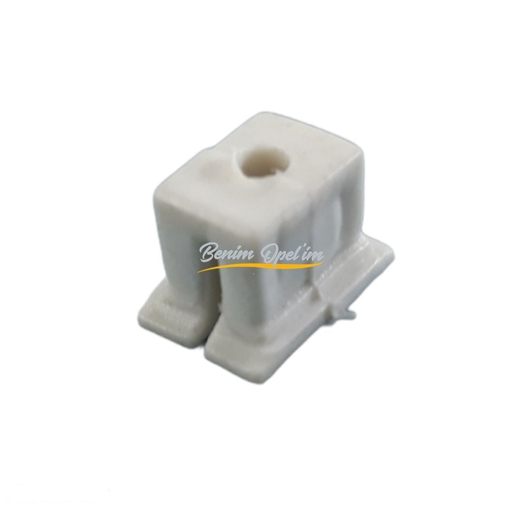 Product Code : 6078784 - Ford Louvre Clip White 1st Class Quality #6078784