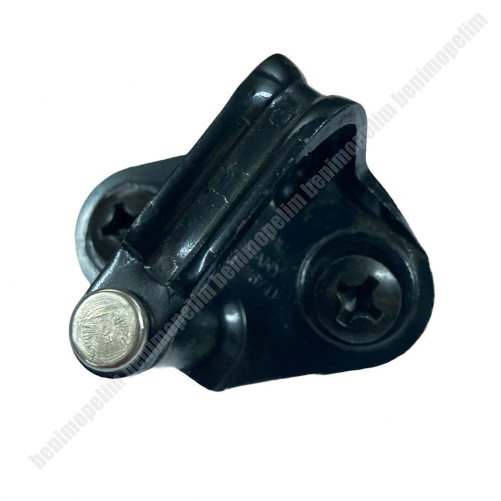 Product Code : 7D0837767D - Volkswagen Transporter T4 Door Lock Striker Original 7D0837767D