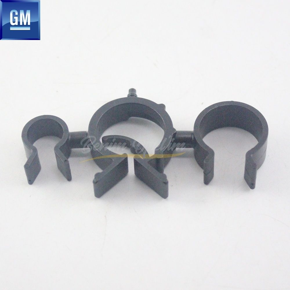 Product Code : 1818779 - Opel Vectra B Big to Small Triple (3L) Cable Clip GM Genuine 1818779 - 90410182