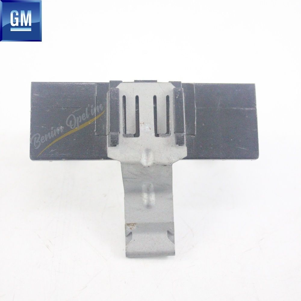 Product Code : 815869 - Opel Astra F Vacuum Sensor Bracket 1.4/1.6 GM Genuine 815869 - 90413500