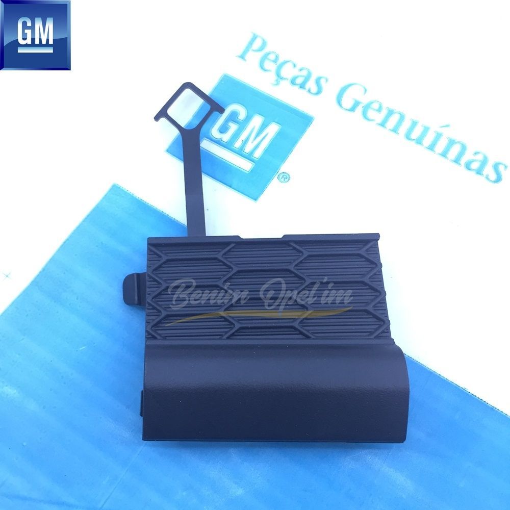 Product Code : 95903382 - Chevrolet Cruze Rear Bumper Towbar Cover 2013 Sport Package GM Genuine 95903382