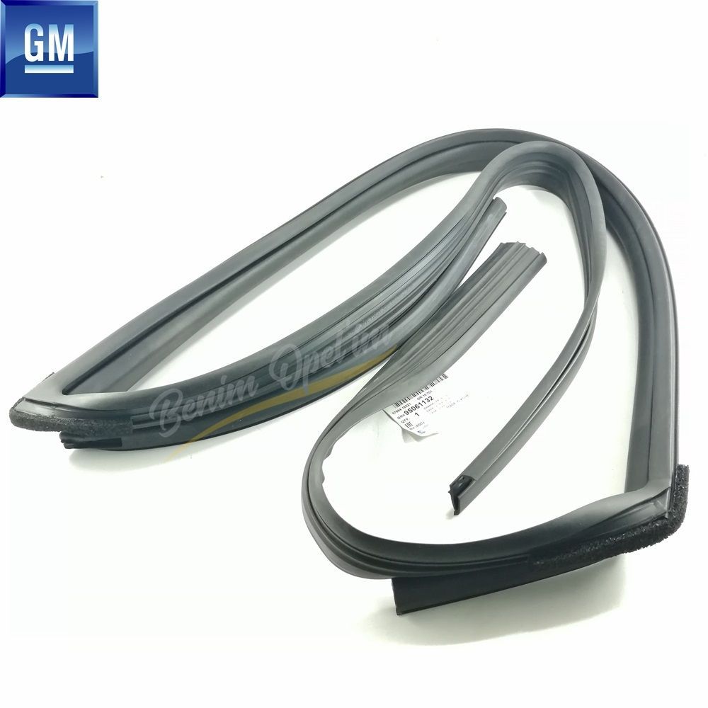 Chevrolet Captiva C100/C140, Opel Antara Right Front Door Window Seal GM Original 95061132 - 4820258