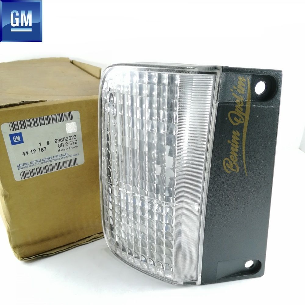 Opel Vivaro A, Renault Trafic Right Rear Lower Reverse Gear Lamp White GM Original 4412787 - 93852523 - 93852523