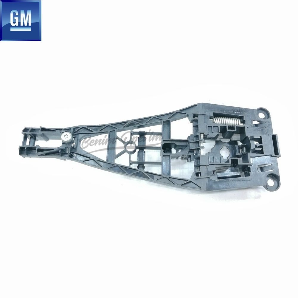 Product Code : 138674 - Right Rear Door Outside Opening Handle Inner Bracket Opel Astra H, Zafira B, Corsa D GM Genuine 138674 - 24463750