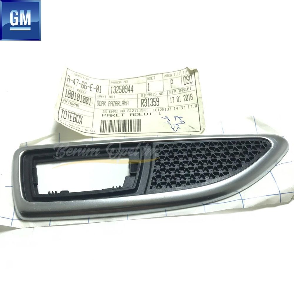 Opc Left Fender Signal Bezel Chrome Black Corsa D, Corsa E, Zafira B, Astra H, Meriva B, Insignia A, Astra J, Cruze GM Genuine 1713426 - 13250945