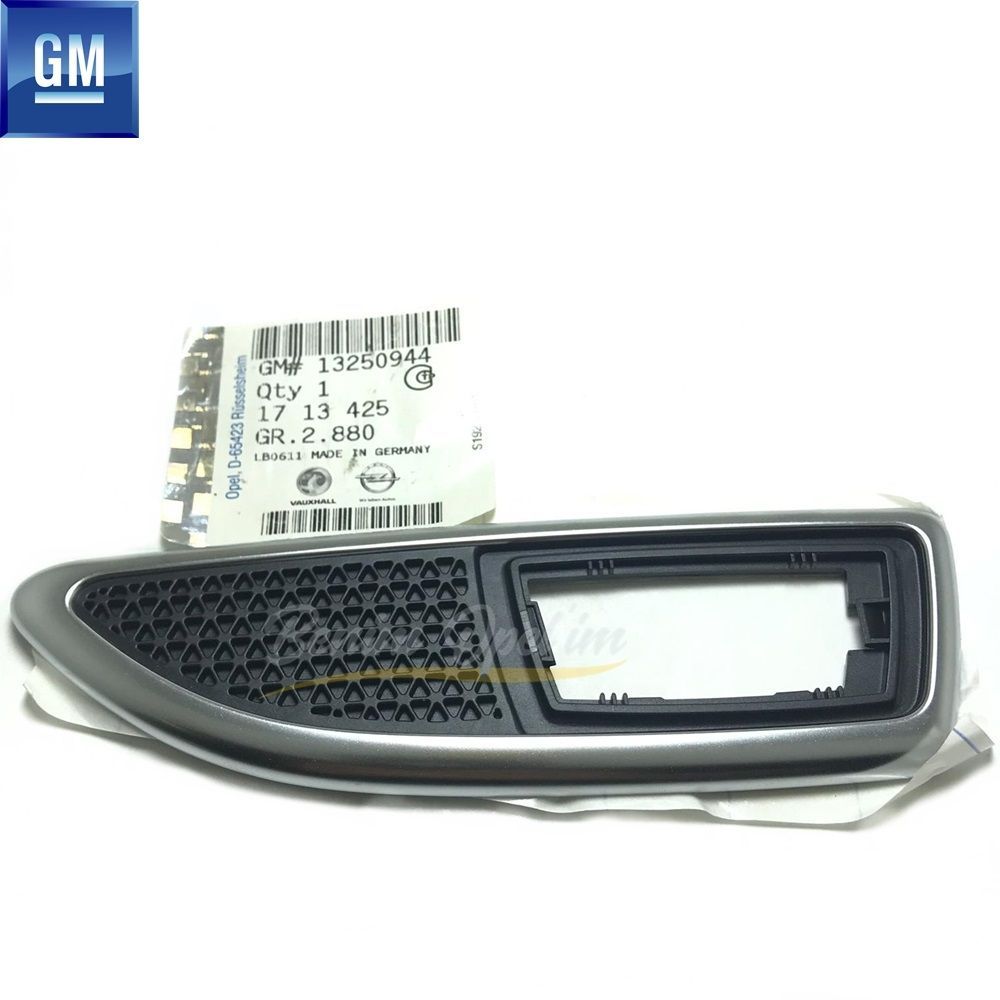 Product Code : 1713425 - Opc Right Fender Signal Bezel Chrome Black Corsa D, Corsa E, Zafira B, Astra H, Meriva B, Insignia A, Astra J, Cruze GM Genuine 1713425 - 13250944