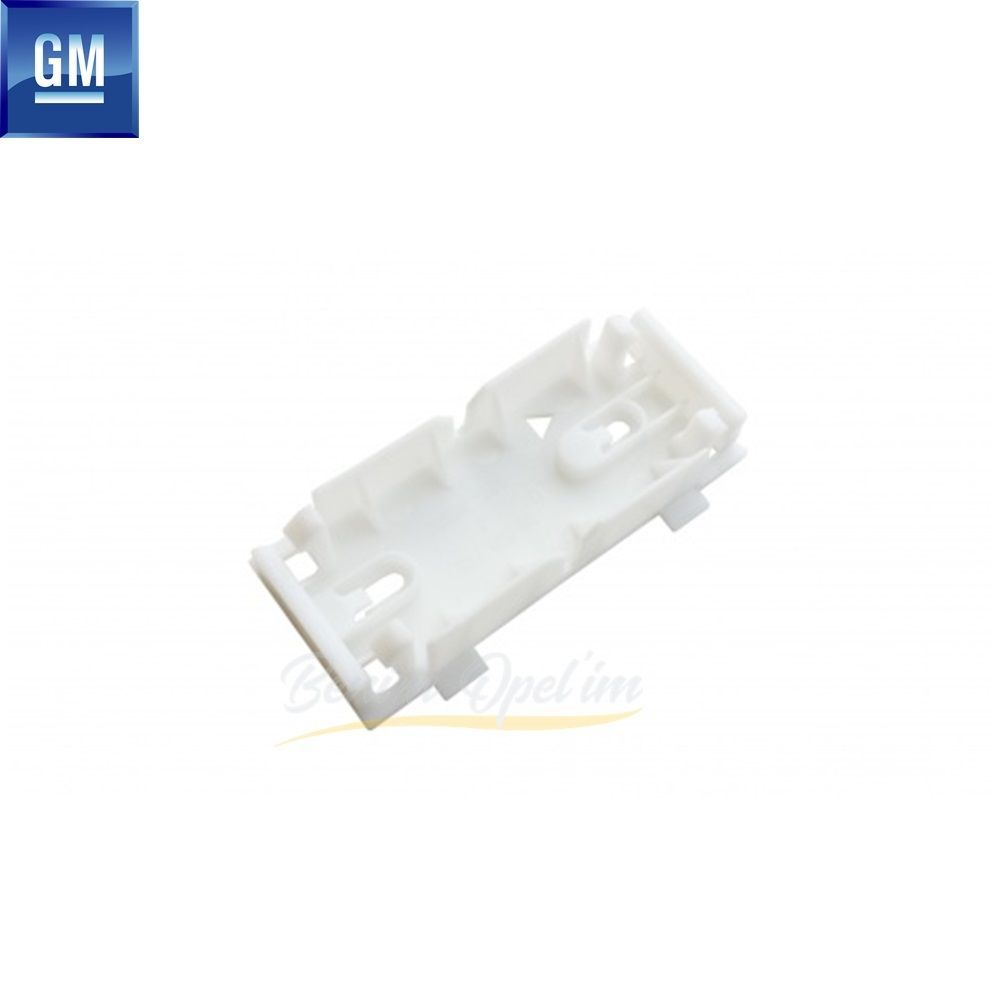 Product Code : 174836 - Opel Astra G Rear Boot Licence Plate Lower Cover Clip GM Genuine 174836 - 90588746