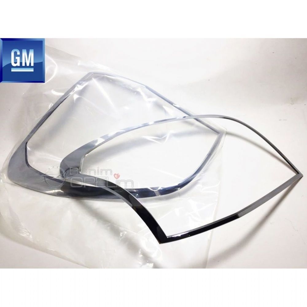 Product Code : 93744193 - Chevrolet Captiva Rear Stop Lamp Bezel Chrome Right Left Set GM Original 93744193