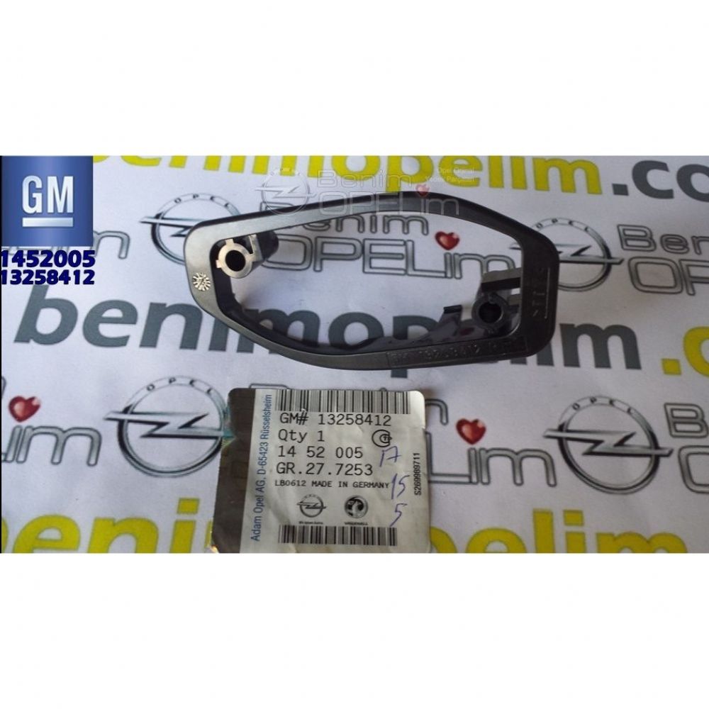 Product Code : 1452005 - Opel Astra J Right Headlight Washer Nozzle Holder GM Genuine 1452005 - 13258412