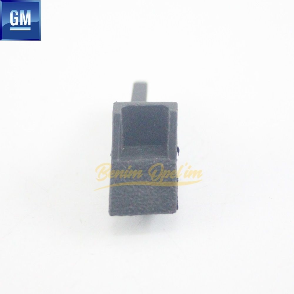 Product Code : 2207669 - Vectra A Right Pedal Upper Side Clip Black GM Genuine 2207669 - 90319964