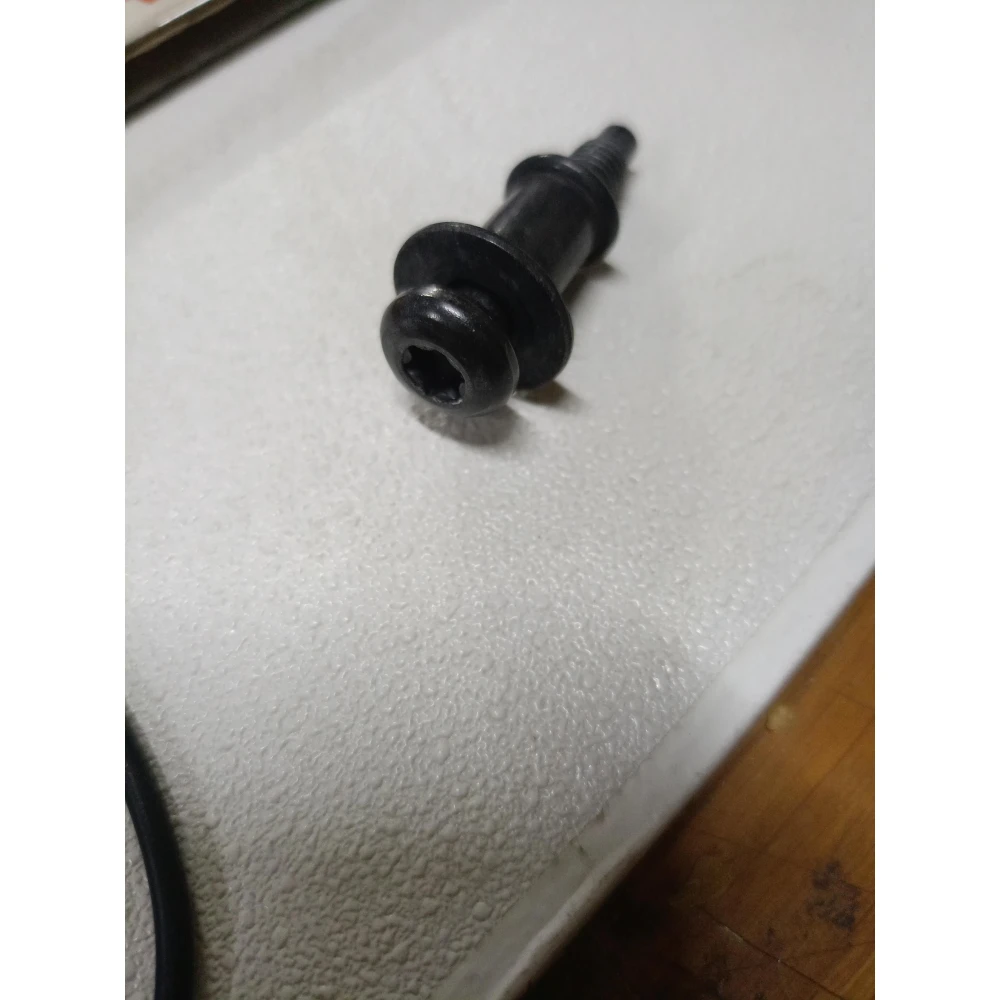Vw 1.6TDİ Cay Motor Külbüratör Kapak Cıvatası manşonlu altıgen soketli düz başlı cıvata Vag Orjinal
