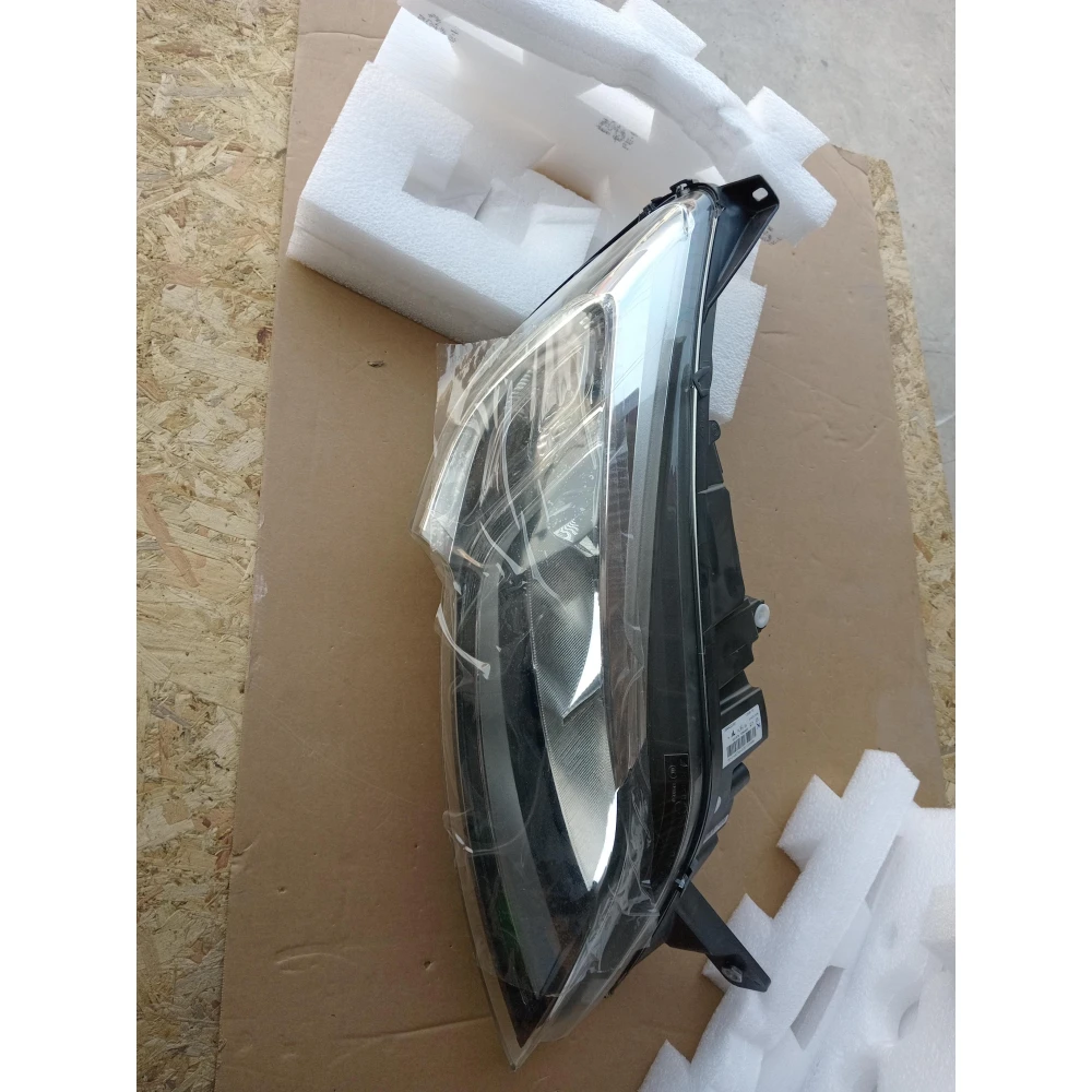 Peugeot Boxer Sağ Ön LED Farı 2015 Sonrası 1634736180 1394422080-001 68451282AA-001 1612041080-1374293080