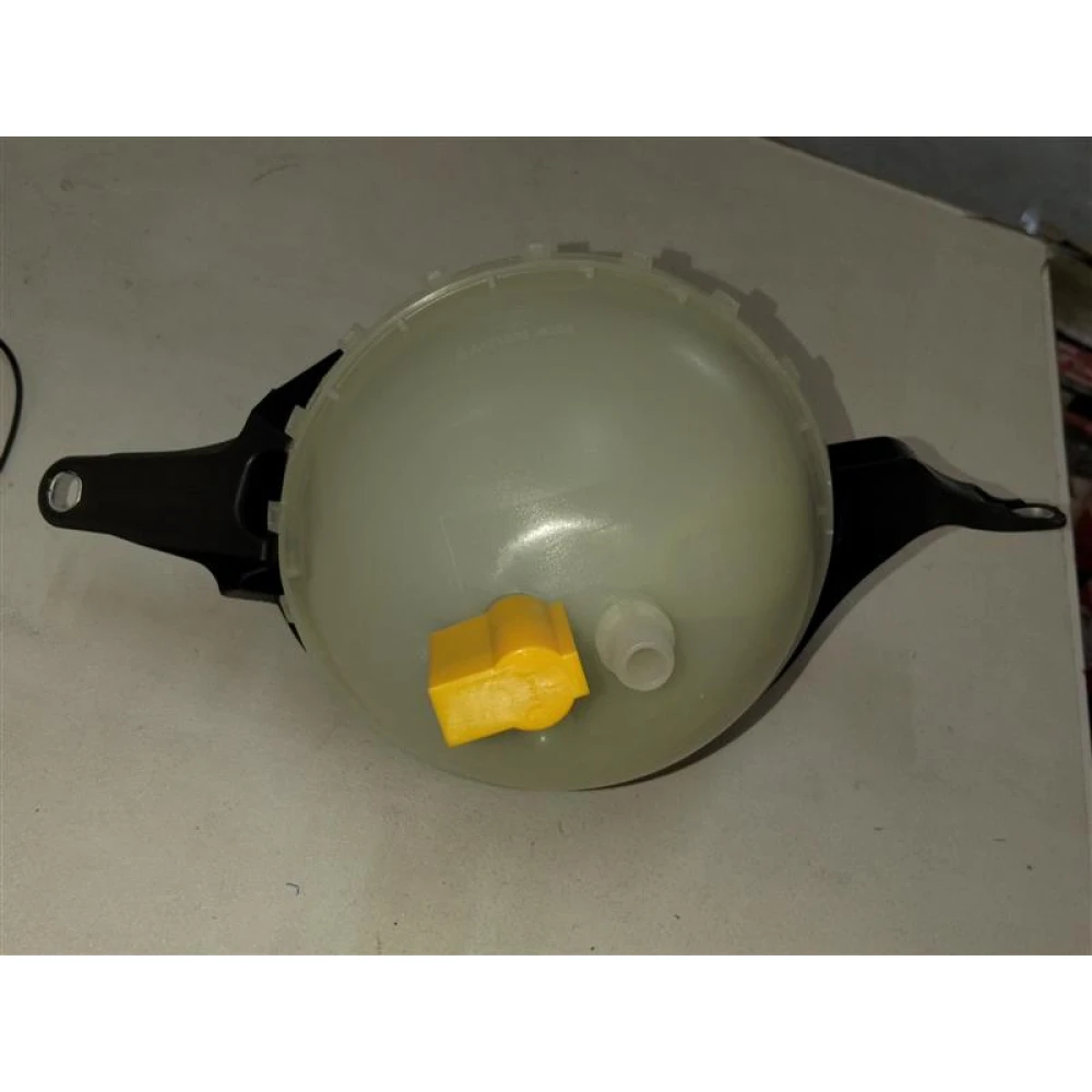 RADYATÖR YEDEK SU DEPOSU BMW F10,F11,F18,F07,520İ,528İ N20