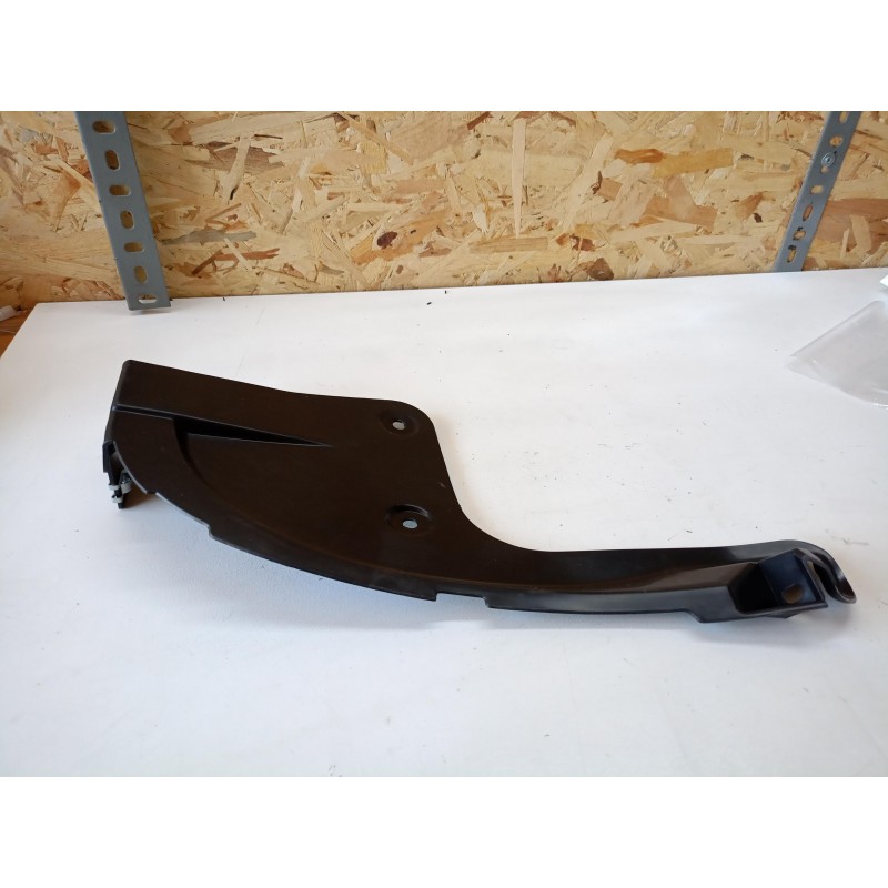 Chevrolet Evanda Çamurluk Sabitleme Braketi