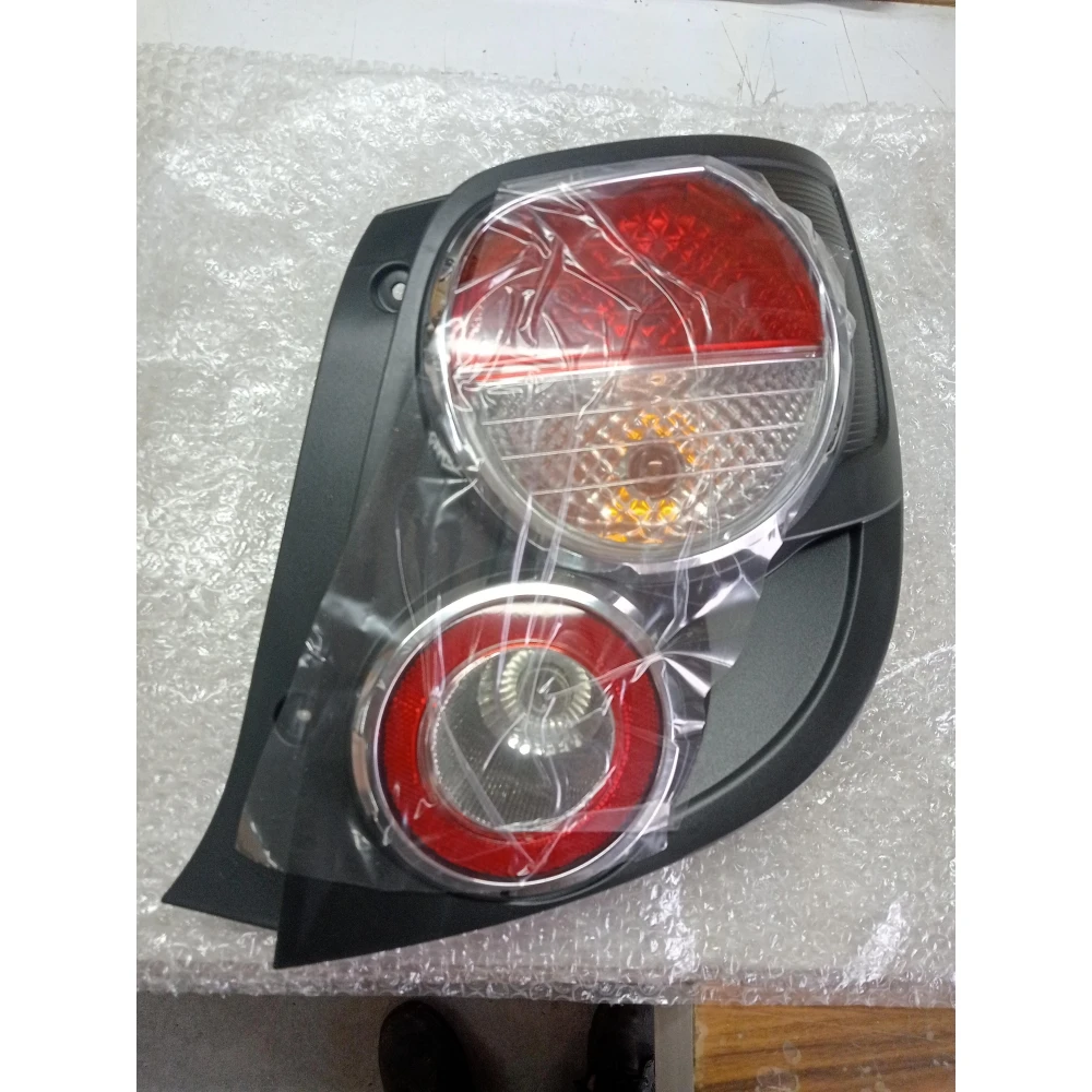 96831068 Orijinal | Chevrolet Yeni Aveo T300 Uyumlu HB Sağ Stop Lambası Krom
