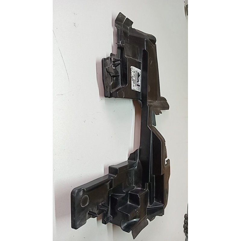 Ürün Kodu : 9829756880 - CORSA F RADYATÖR BRAKETİ