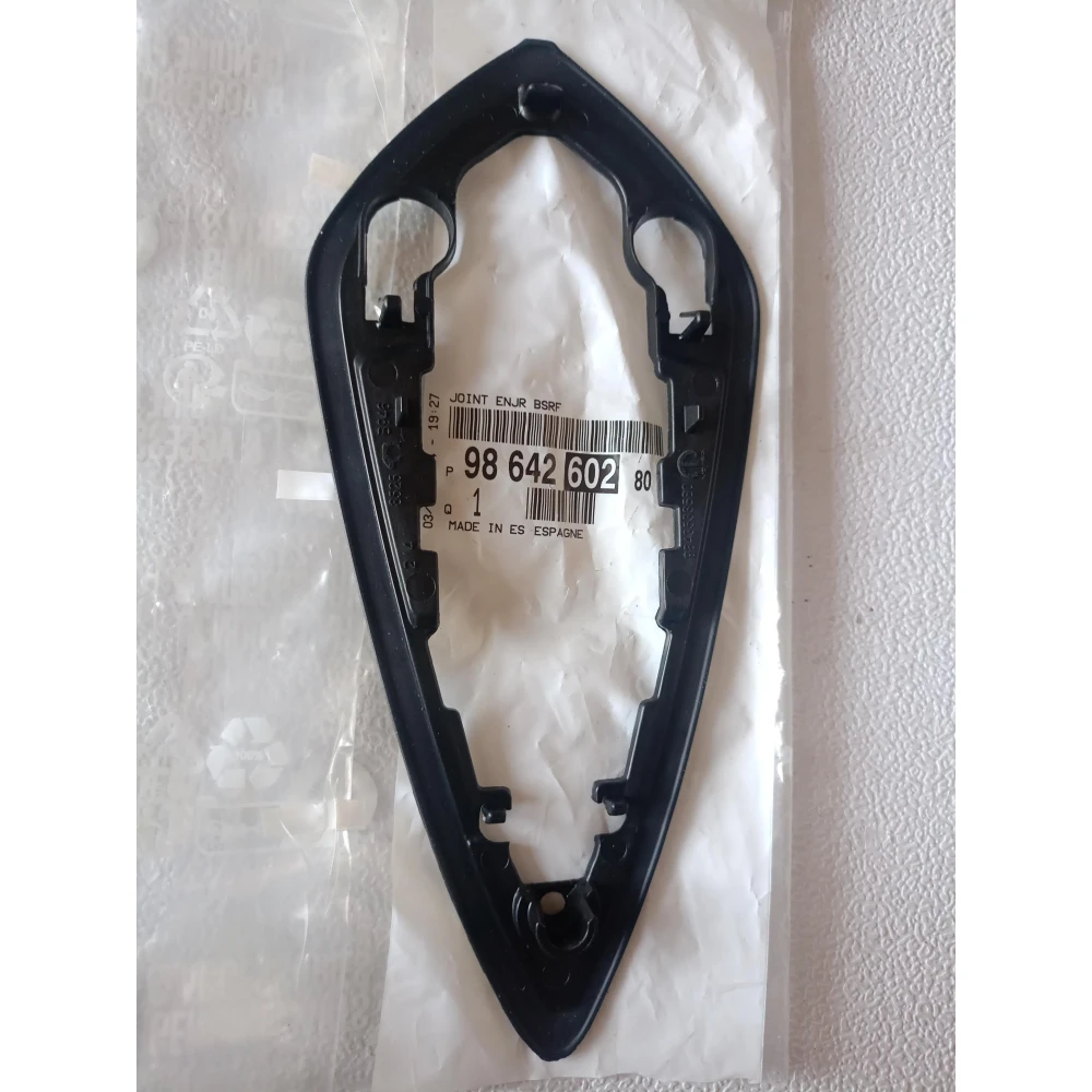 9864260280 Orijinal | Arka Cam Alt Çıtası Peugeot 3008, 5008, Opel Grandland X Uyumlu